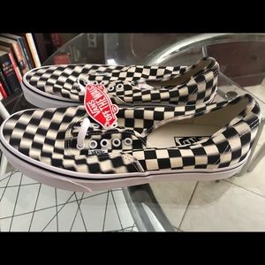 dizzy checkerboard vans